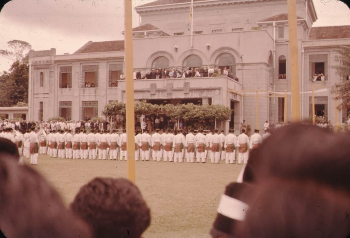 A picture containing person, outdoor, crowd

Description automatically generated